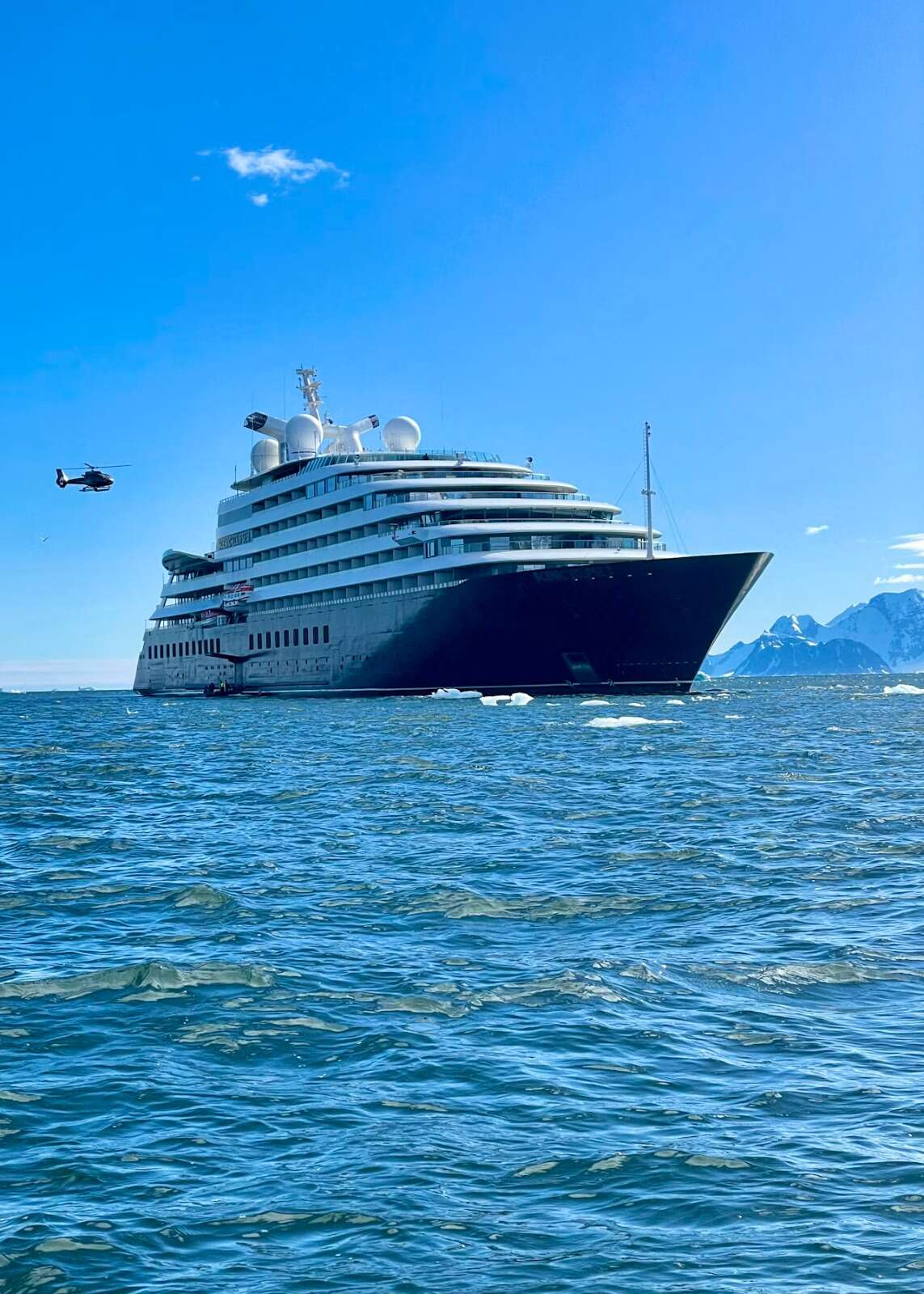 Antarktika'dan Bodrum'a... Dünyanın En Lüks Keşif Gemisi İlk Kez Bodrum Limanı'nda Dünyanın En Lüks Keşif Gemisi Scenic Eclipse 5
